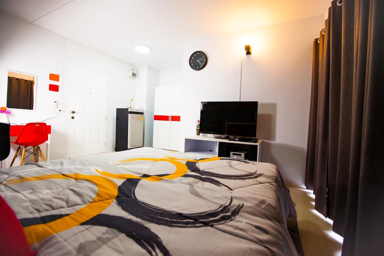 Room 9 Residence (Adults Only) Pluak Daeng Eksteriør billede