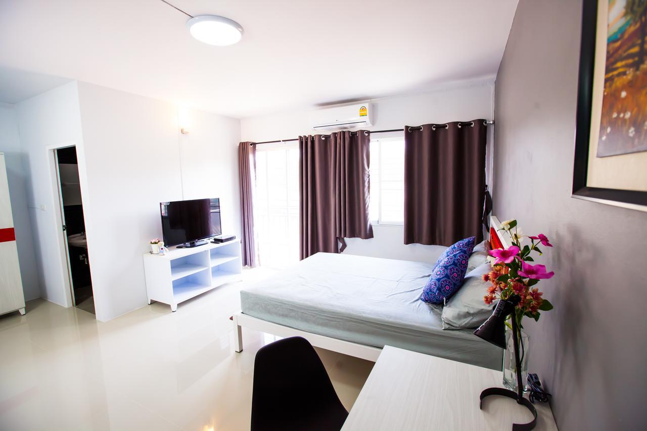 Room 9 Residence (Adults Only) Pluak Daeng Eksteriør billede