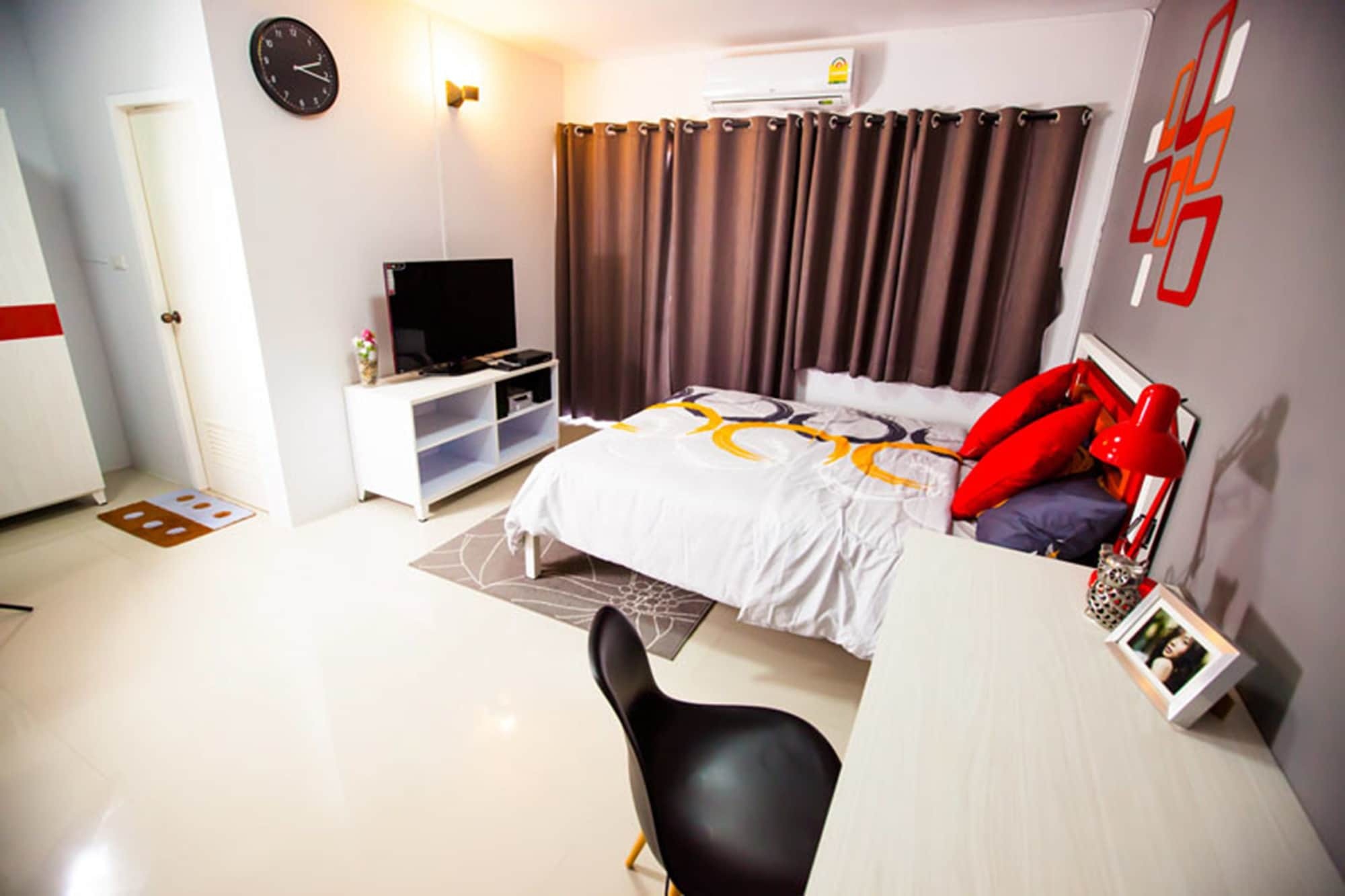 Room 9 Residence (Adults Only) Pluak Daeng Eksteriør billede